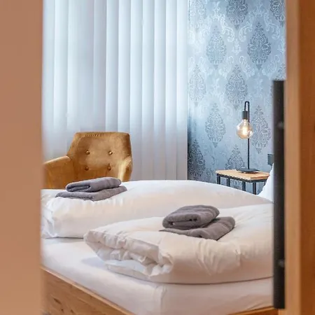 Am - Your Austrian Daire *