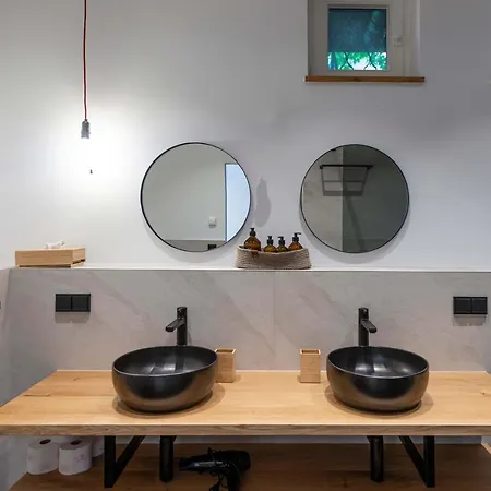 Am - Your Austrian *